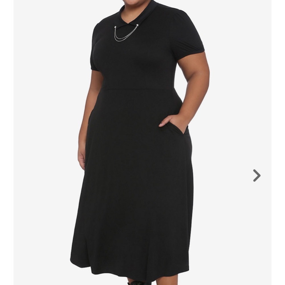 ☁️ SOLD ☁️ Hot Topic Black Midi Dress with Peter Pan Collar